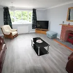 Home With Hottub Near Altontowers & Waterworld Sot