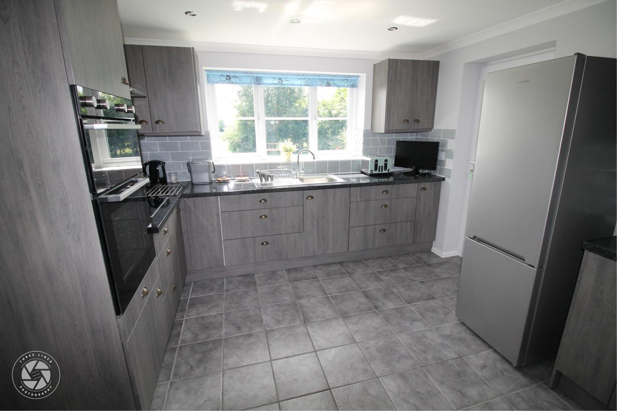 With Hottub Near Altontowers & Waterworld Sot Stoke-on-Trent